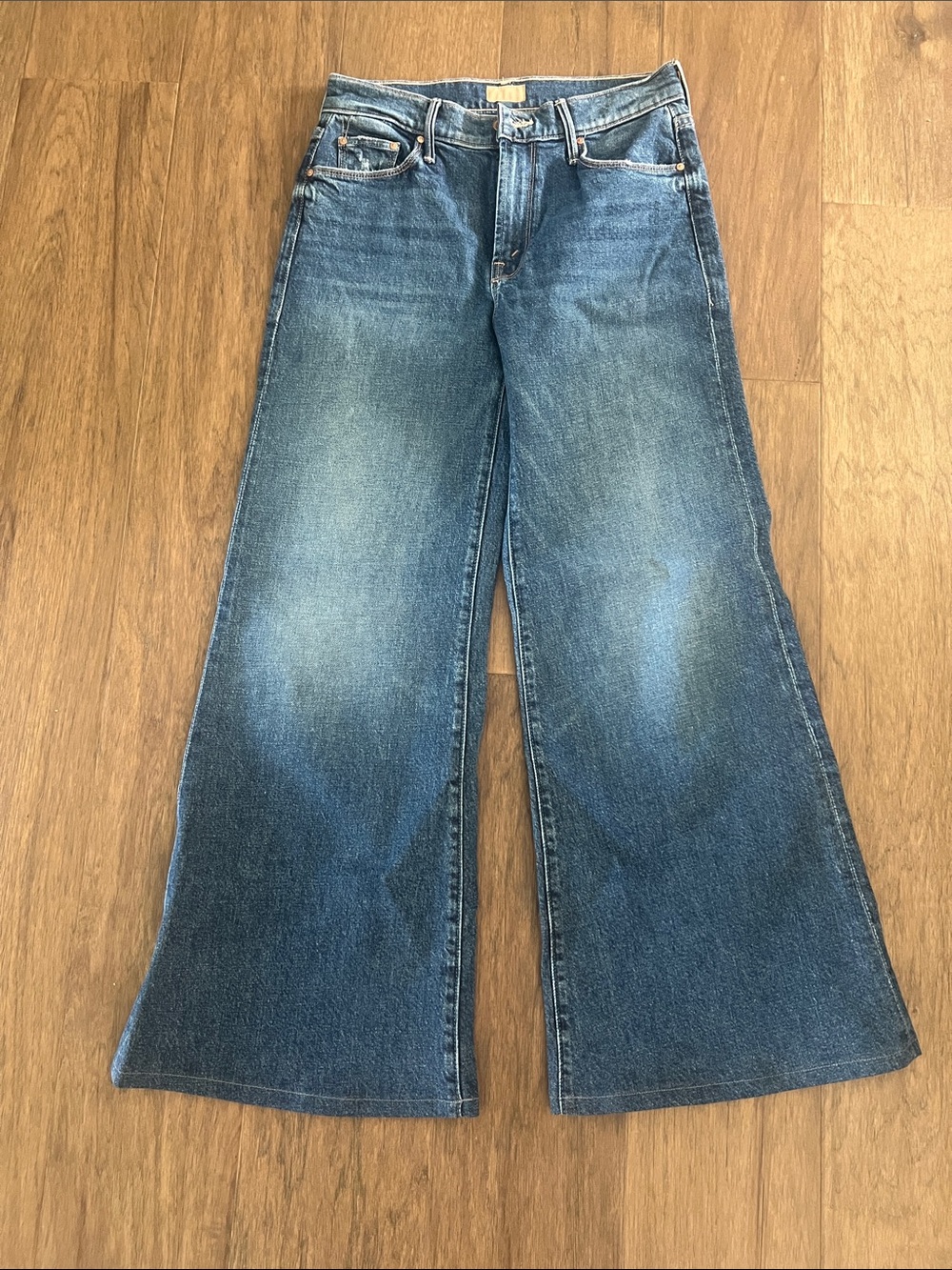 MOTHER the twister sneak Wide-Leg Jeans in Classic Blue